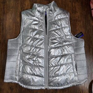 City Streets puffer vest. size 2X JRS Plus full zip. NWT‎